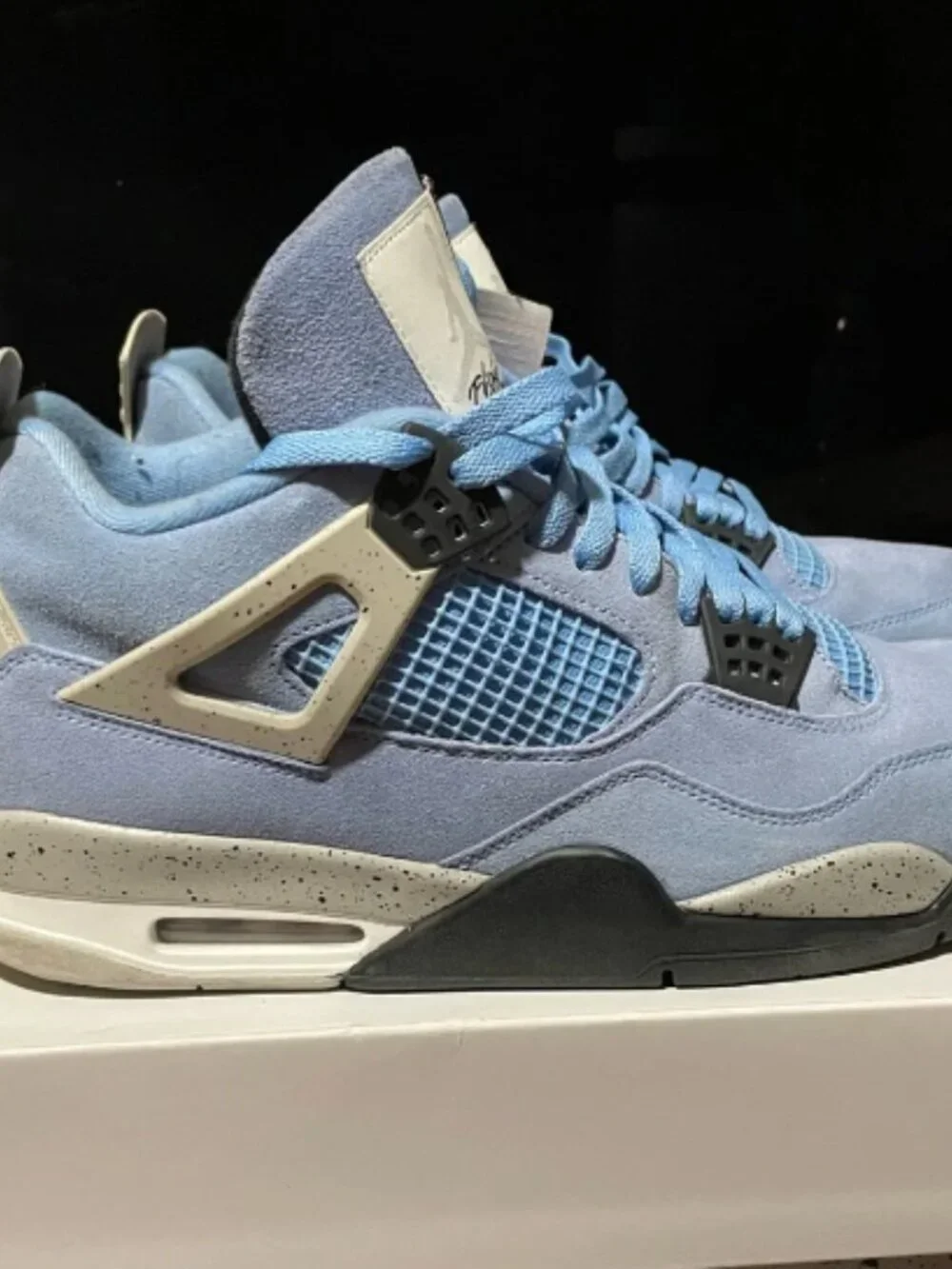 Air Jordan 4 Retro University Blue (UNC)